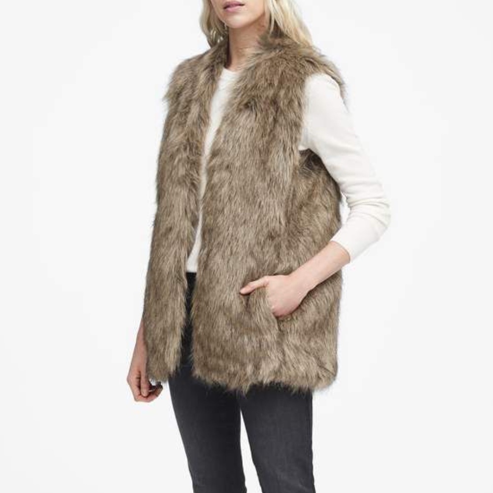 EUC Banana Republic Faux Fur Vest - Size XS, Color: Golden Beige